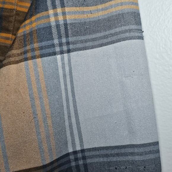 lululemon button down - Picture 3 of 5